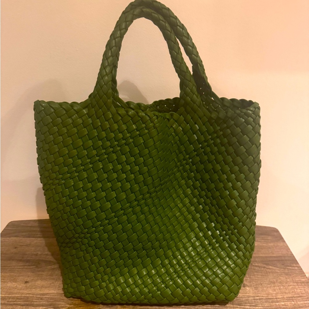 Woven Tote Bag /Cosmetic bag included Perfect condition